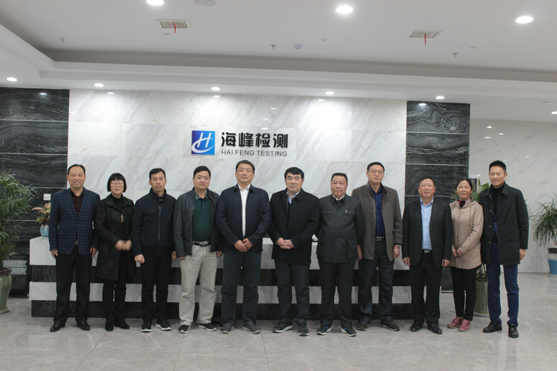 市人大副主任張懷科，市政協(xié)副主席張小樵，市政協(xié)經(jīng)濟(jì)委主任謝自信一行來我司參觀考研